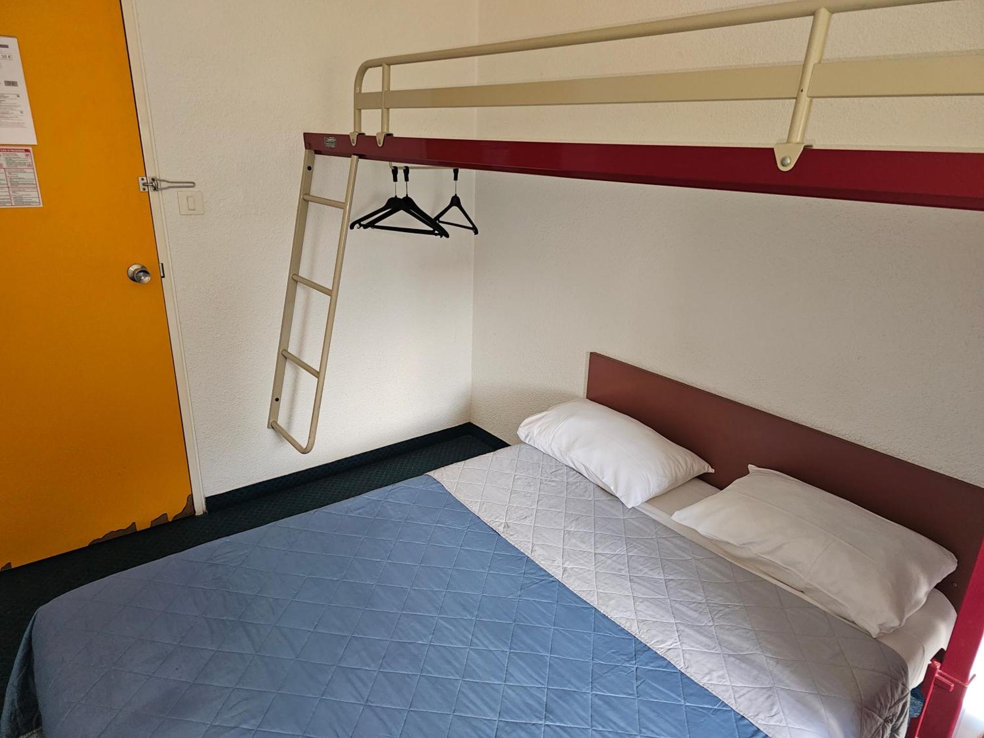 Formul'Eco Hotel Louvroil Екстериор снимка